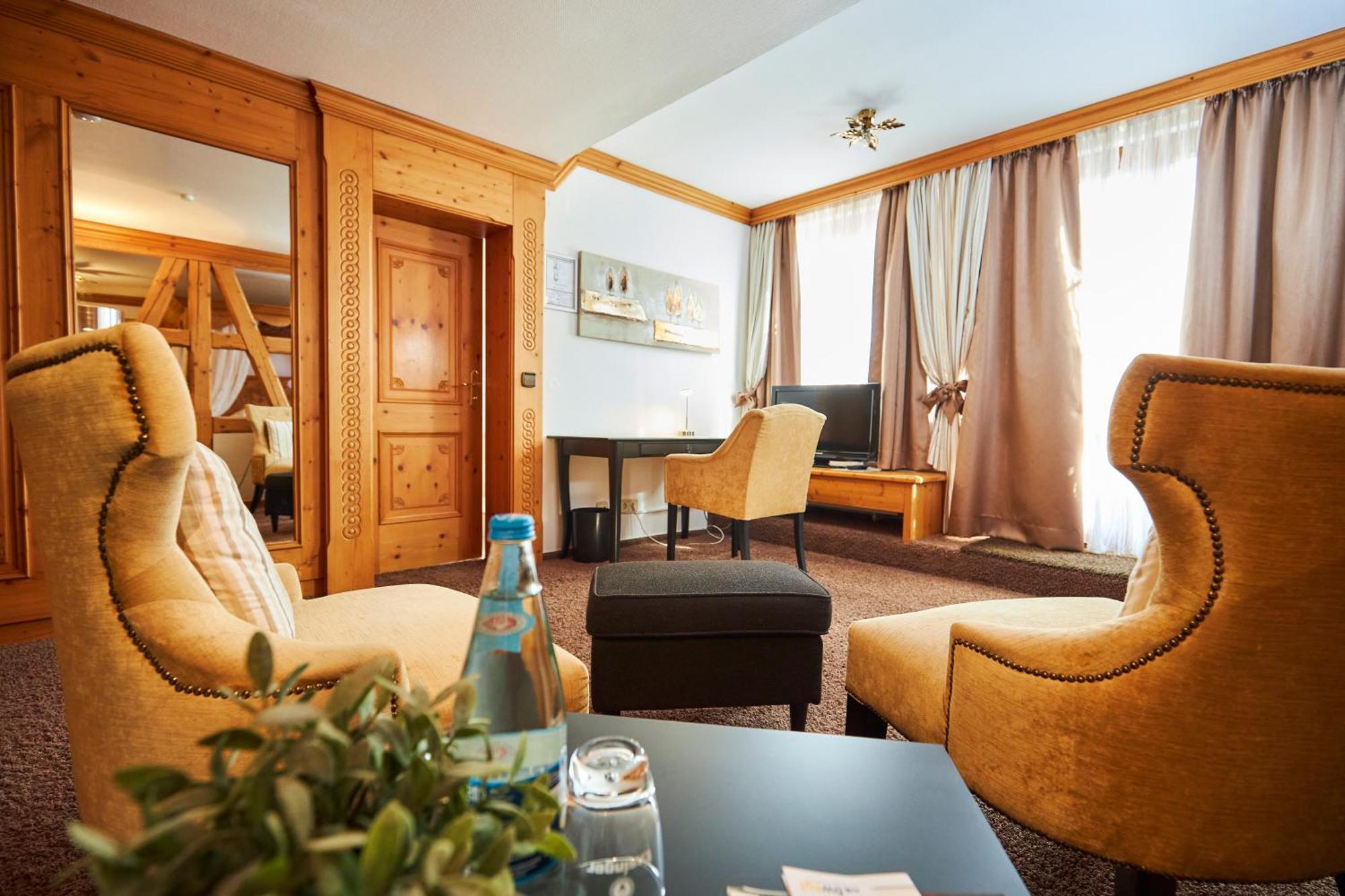 Flair Hotel Vier Jahreszeiten Bad Urach Eksteriør bilde