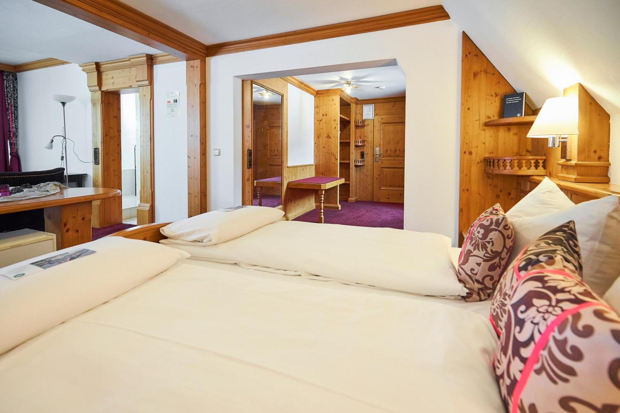 Flair Hotel Vier Jahreszeiten Bad Urach Eksteriør bilde