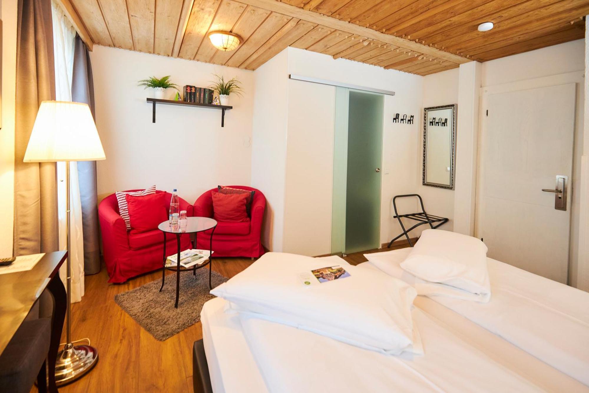 Flair Hotel Vier Jahreszeiten Bad Urach Eksteriør bilde