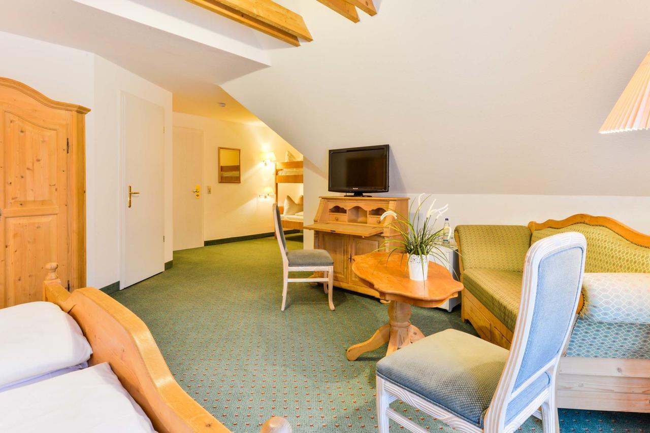 Flair Hotel Vier Jahreszeiten Bad Urach Eksteriør bilde